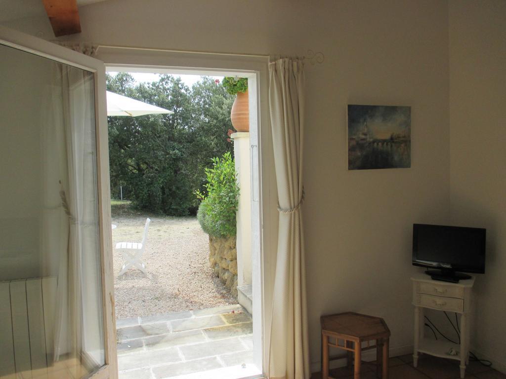 La Tangana Bed & Breakfast Rognes Room photo
